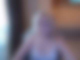 Evelyn's Live Sex Cam Show