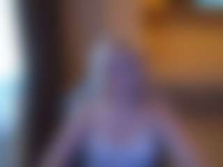 Evelyn's Live Sex Cam Show