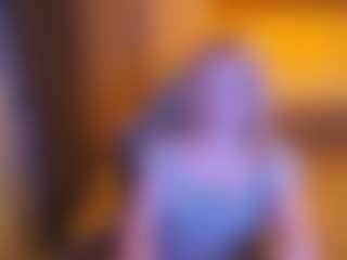 Live cam show with Evelyn - Public BBW on Big Tits