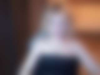 Evelyn's Live Sex Cam Show