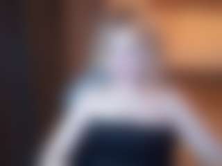 Evelyn's Live Sex Cam Show