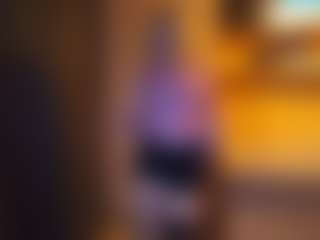 Live cam show with Evelyn - Cute on Dolls Live