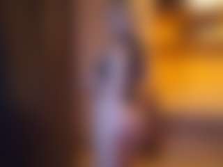 Live cam show with Evelyn - Cute on madthumbs