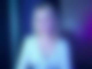 Evelyn's Live Sex Cam Show