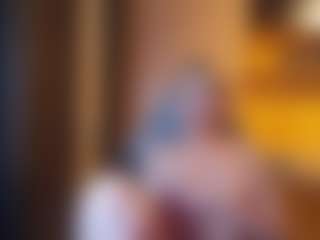 Evelyn's Live Sex Cam Show