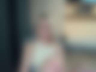 Evelyn's Live Sex Cam Show