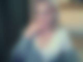Evelyn's Live Sex Cam Show
