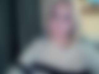Live cam show with Evelyn - Cute on Camsoda