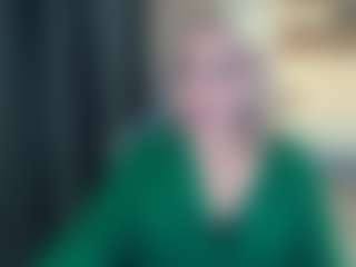 Evelyn's Live Sex Cam Show