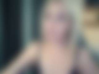 Live cam show with Evelyn - Blue Eyes on xxxlivecams.org