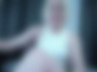 Evelyn's Live Sex Cam Show