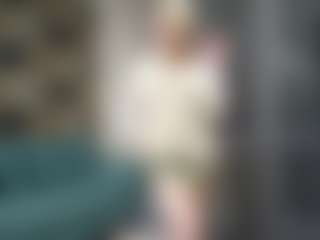 Live cam show with Evelyn - Public on https://playwithruby.com