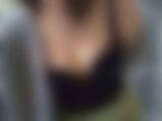 Live cam show with Evelyn - Facial Piercings on WildCum