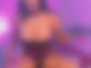 Live cam show with Scarlett-evanss1 - Athletic Bedroom on Milfs Live