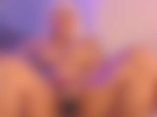 Live cam show with Scarlett-evanss1 - Athletic Middle Aged on Camsoda