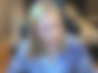 Live cam show with AmeliaxCandy - Average on StripNow
