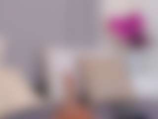 Live cam show with CannelaSmith - Gagging on AdultVida.com