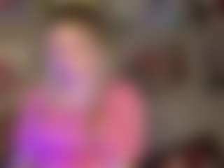 Live cam show with Mia - Bedroom on madthumbs
