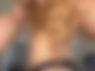 Live cam show with ConstanceNordyke - Green Eyes on Fling VIP Chat