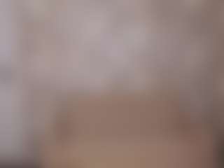 Live cam show with Ellis-Brownn - Oil on AdultVida.com