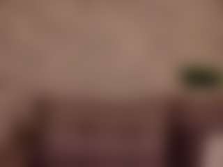 Live cam show with Ellis-Brownn - Striptease on TottyGirls
