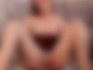 Live cam show with Ellis-Brownn - Role Play on xDating