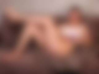 Live cam show with Ellis-Brownn - Babygirl on Adult Interactions