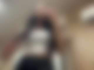 Mia's Live Sex Cam Show