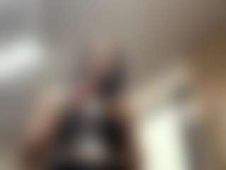 Mia's Live Sex Cam Show