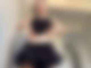 Live cam show with JolieLimoges - Striptease Granny on intimatelivegirls.com