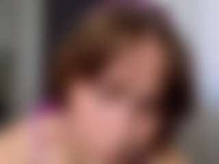 Live cam show with Elis - Spank Brown Hair on Camming Site
