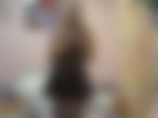 Live cam show with Luna - Wet on Camsoda