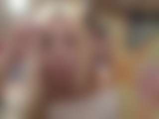 Live cam show with Luna - New Squirt on Camsoda