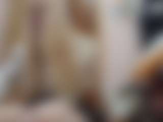 Live cam show with Luna - Lesbian on LiveSexCams6