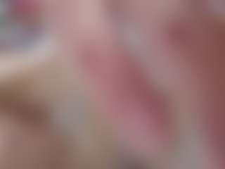 Live cam show with Luna - Lesbian on Cam Slut