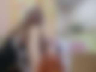 Live cam show with Luna - Petite on eurowanks.com