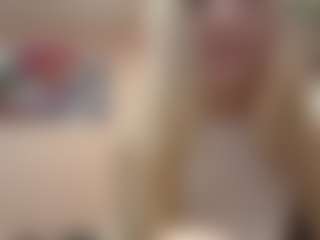Live cam show with Luna - Young Adult on Camsoda.co