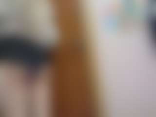 Live cam show with Luna - Camel Toe on Camsoda