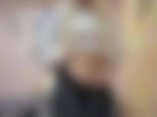 Live cam show with Luna - Blonde Hair on Camsoda