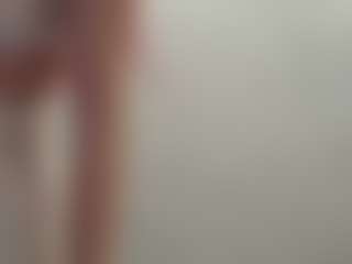 Live cam show with Luna - Camel Toe on Dolls Live