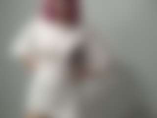 Live cam show with Luna - Green Eyes on Dare Cams