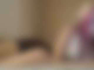 Live cam show with Luna - Athletic Public on Camsoda