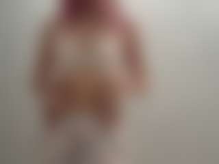 Live cam show with Luna - Control on live18s.com