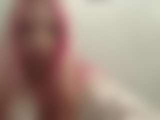 Live cam show with Luna - Green Eyes on Cam Slut