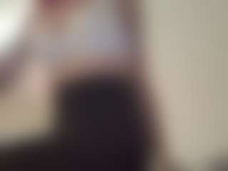 Live cam show with Luna - Blonde Hair on Camsoda
