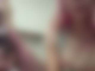 Live cam show with Luna - Athletic on CamSodaAdn
