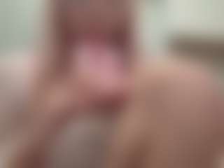 Live cam show with Luna - Role Play on madthumbs