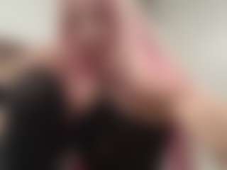 Live cam show with Luna - Camel Toe on CSO-WL