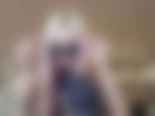 Live cam show with Luna - Joi on hrnylive.com
