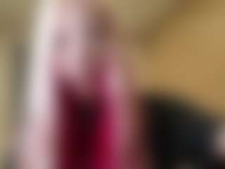 Live cam show with Luna - Hairy Pussy Teen (18+) on Camsoda.co